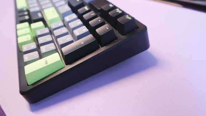 机械键盘测评：客制化与性价比的完美平衡开元棋牌雷柏V700DIY-98黑灰绿(图6)